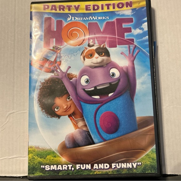 NEW Dreamworks Home Party Edition Blu-ray DVD Digital HD - Picture 1 of 6
